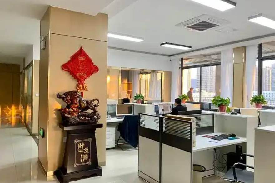 S16英雄联盟总决赛战队资料主题配图：选手比赛画面